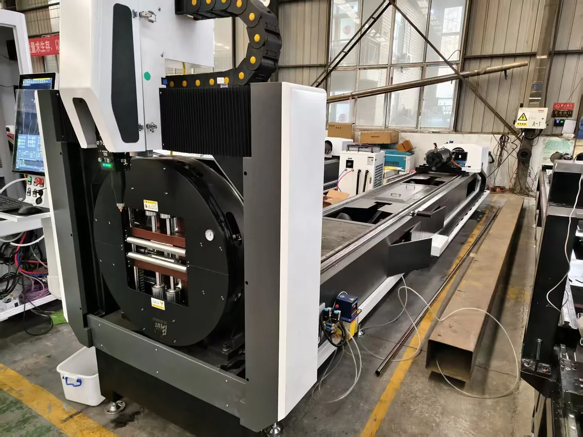 CNC Tube Laser Cutting Machine LT240